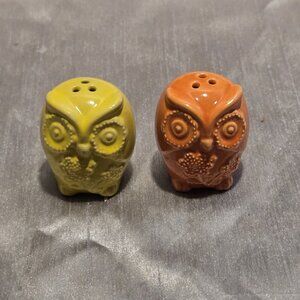 Salt & Pepper Shaker Set Owl Ceramic Color Orange Yello Vintage  2” X 1.5” Aprox